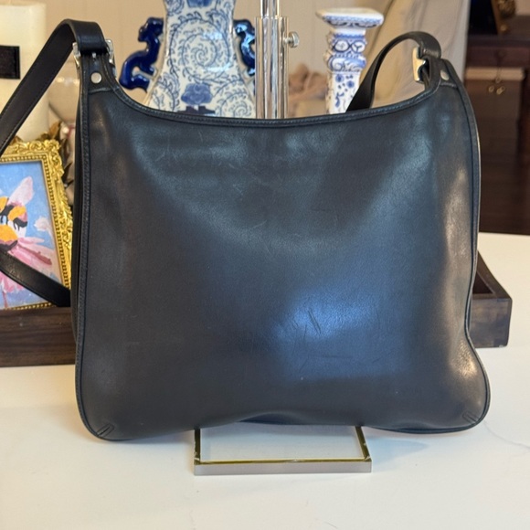 ๐ค VINTAGE COACH BLACK LEATHER HIPPIE FLAP CROSSBODY BAG. - Picture 9 of 12